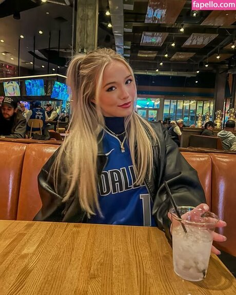 Lynzie Fulton hot pornstar galleries