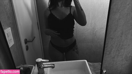 kiaratorrent porn actress pics