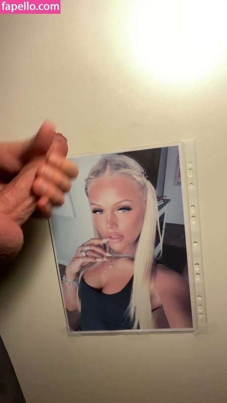 sagastq erotic model photos