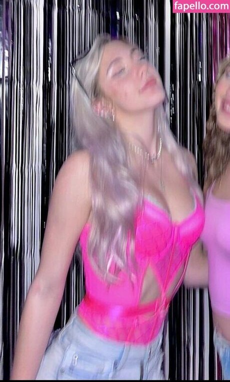 small onlyfans pornographic images