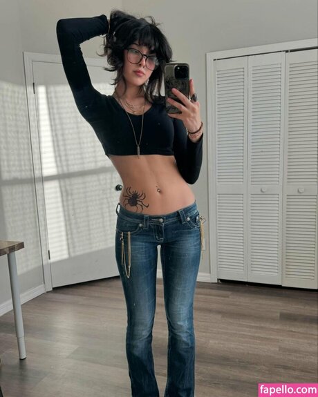 Vivi Speed model sex img