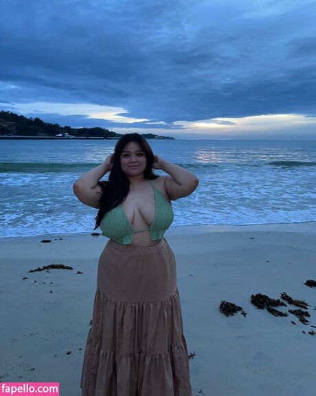 Alisarmie sexy actress images