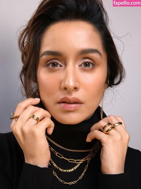 Shraddha Kapoor porn model image