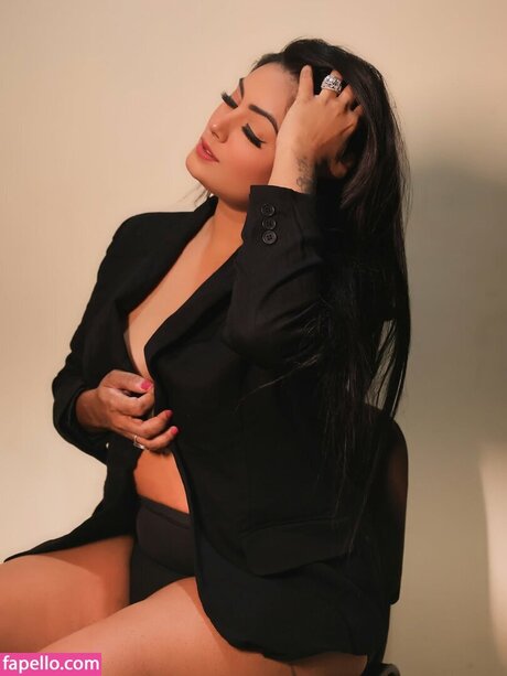 Twinkle Kapoor pretty model photo