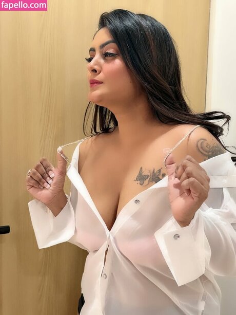 Twinkle Kapoor model hd img