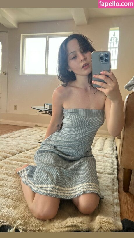 Ella Woolsey perfect actress picture