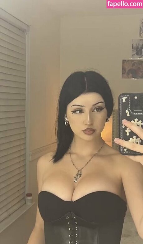 hldmahnd pornstar hot image