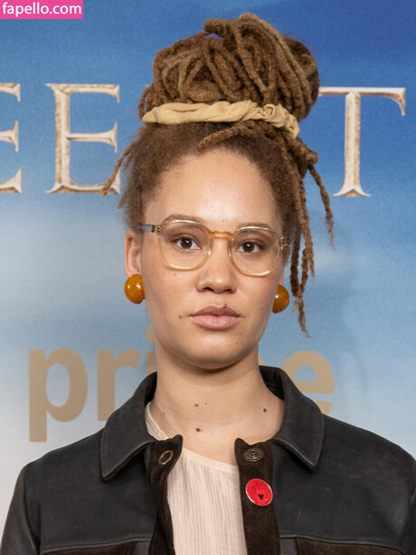 Ayoola Smart free star photos