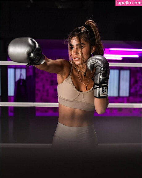 Rayna V erotic star images