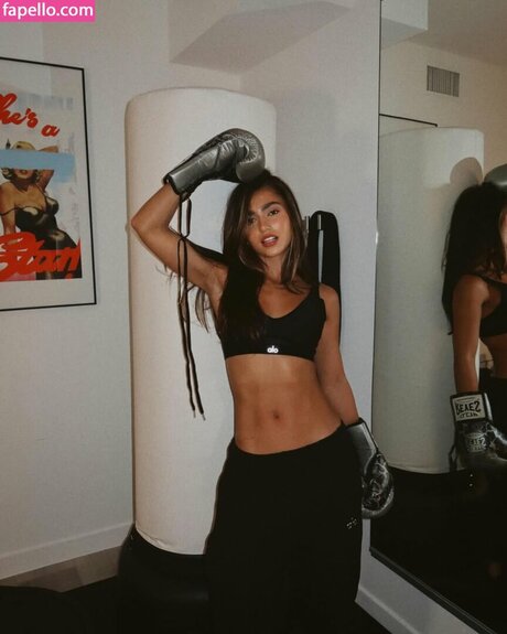 Rayna V star nude pictures