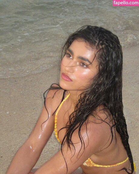 Rayna V model exclusive galleries