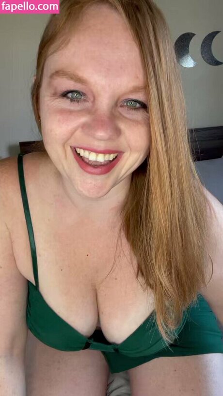 Emmber Rosalyn naked model pictures