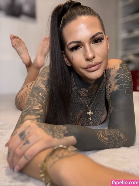 Aileeninkofficial star nudes pics