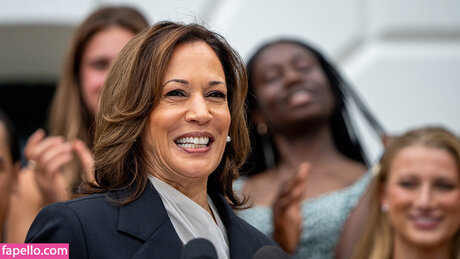 Kamala Harris best star pic
