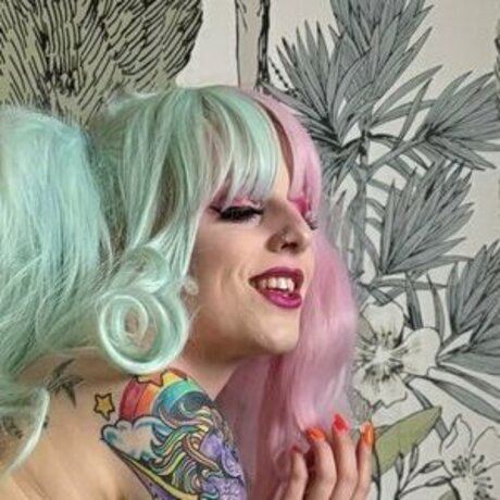 Fonicofficial nude actress images