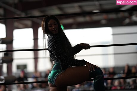 Kaci Lennox naked star image