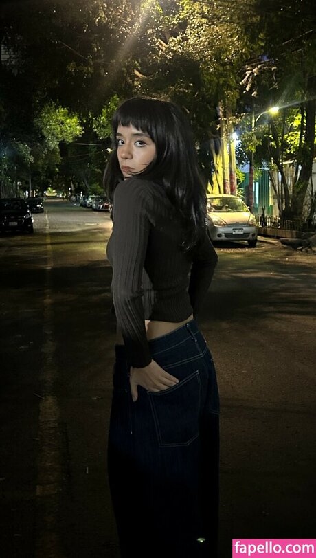 Om4ly art model image