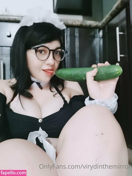 Virydinthemirror nude model img