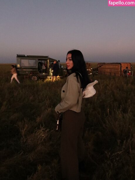 adolladola free actress gallery