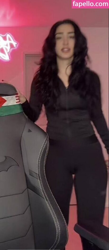 adolladola hot model pics