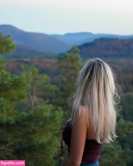 janina ejt beautiful star photo