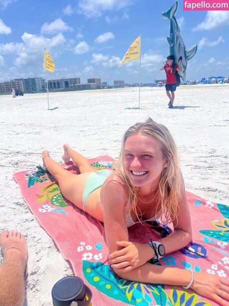 Amber Schulz model nude pics