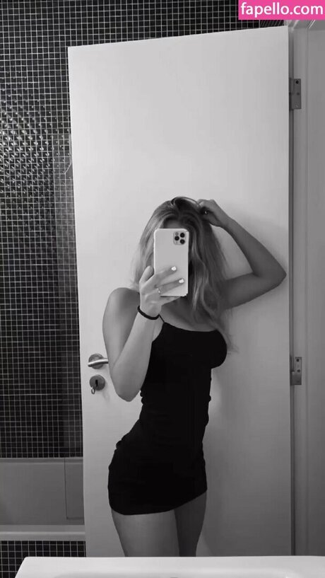 __lara sofia perfect model img