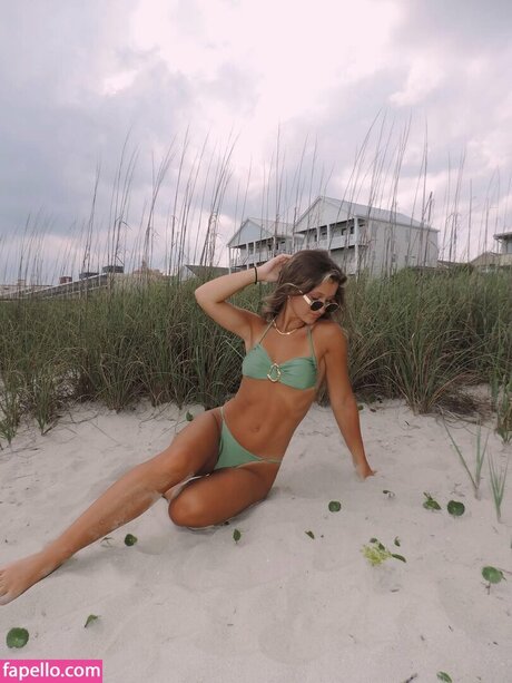 Sophia Sentner nudes model img