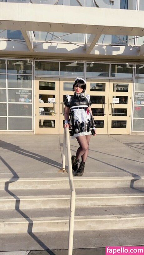 tarantunya model naked pics