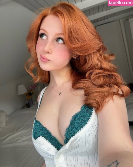 Natahrie perfect pornstar img