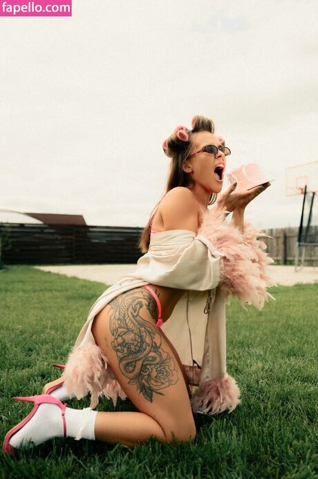 Dasha Grivina star top picture