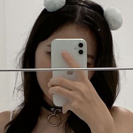 Meriol Chan sexy actress pics