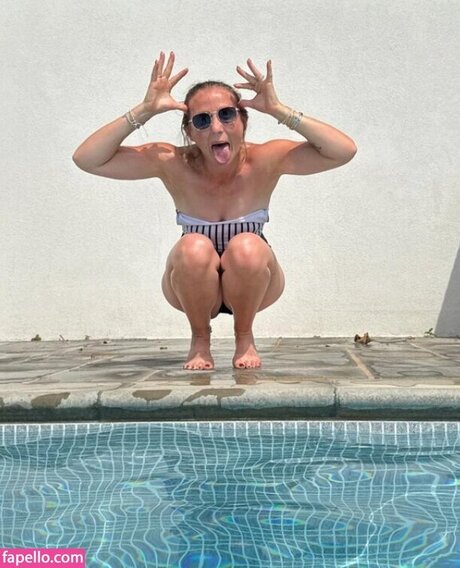 Natalie Handby model hd pic