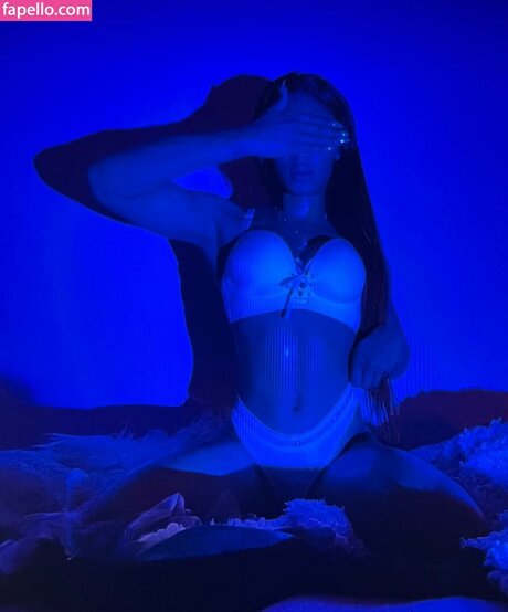 Mara Sade erotic pornstar photo