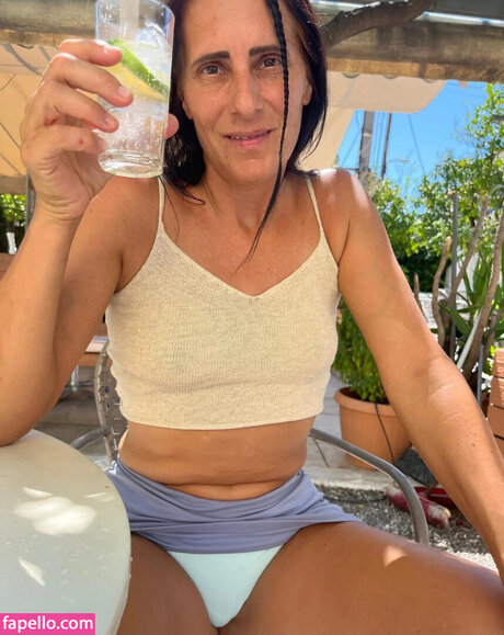 curvy teen onlyfans naked photos