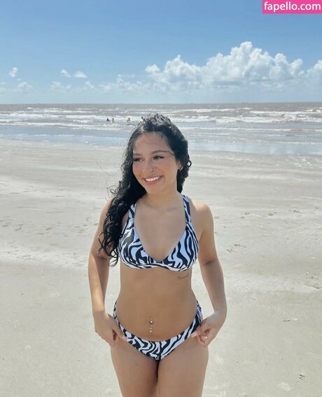 Aracelyanahiii pornstar free photos