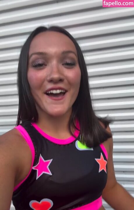 Izzy Moreno naked actress img