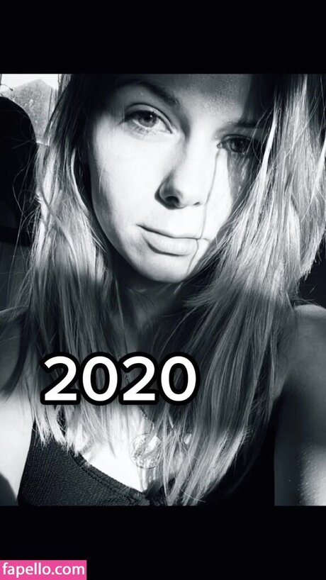 SmileyDani158 hot star pictures