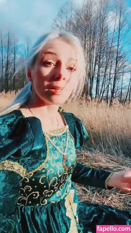 SmileyDani158 naked actress picture