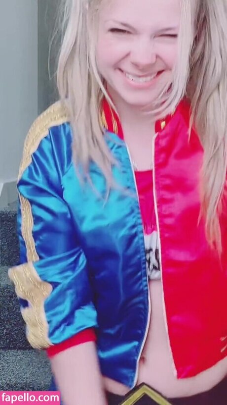 SmileyDani158 perfect star photo