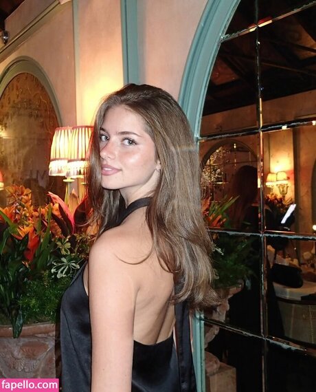 Lucia Ferrato pretty model pics