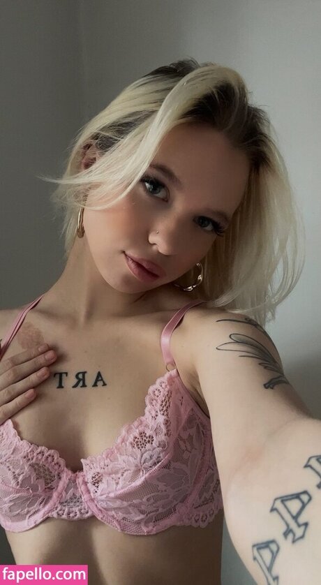 Neea Kuosmanen nudes model archive