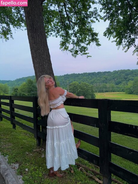 Cassidy Anne adult model pictures