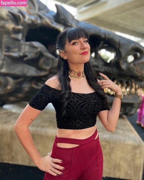 Brizzy Voices sexy star pics