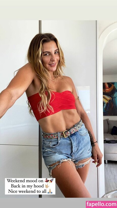 blonde babe onlyfans hot pictures