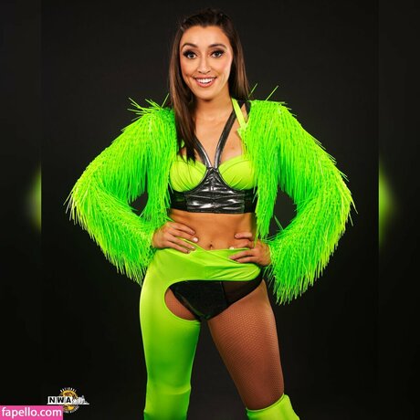 Wren Sinclair model hd photos