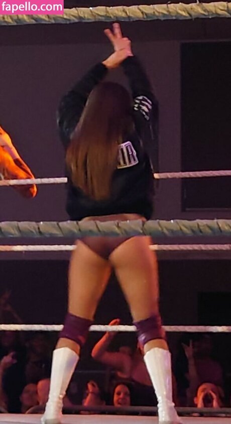 Wren Sinclair nude pornstar photo