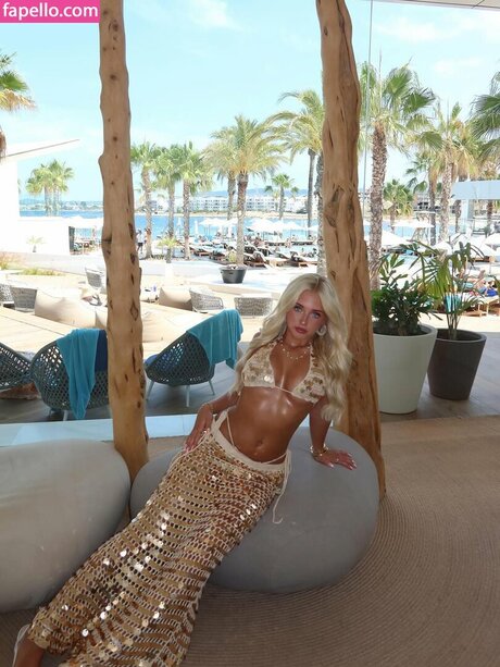 Ami Charlize star beautiful galleries