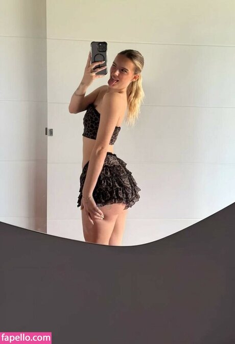 Lia Sikora pornographic model images