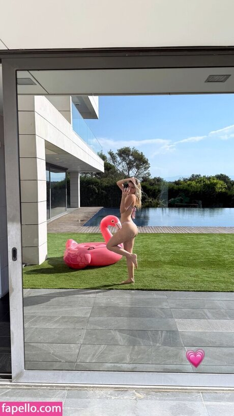 Lia Sikora nude model image